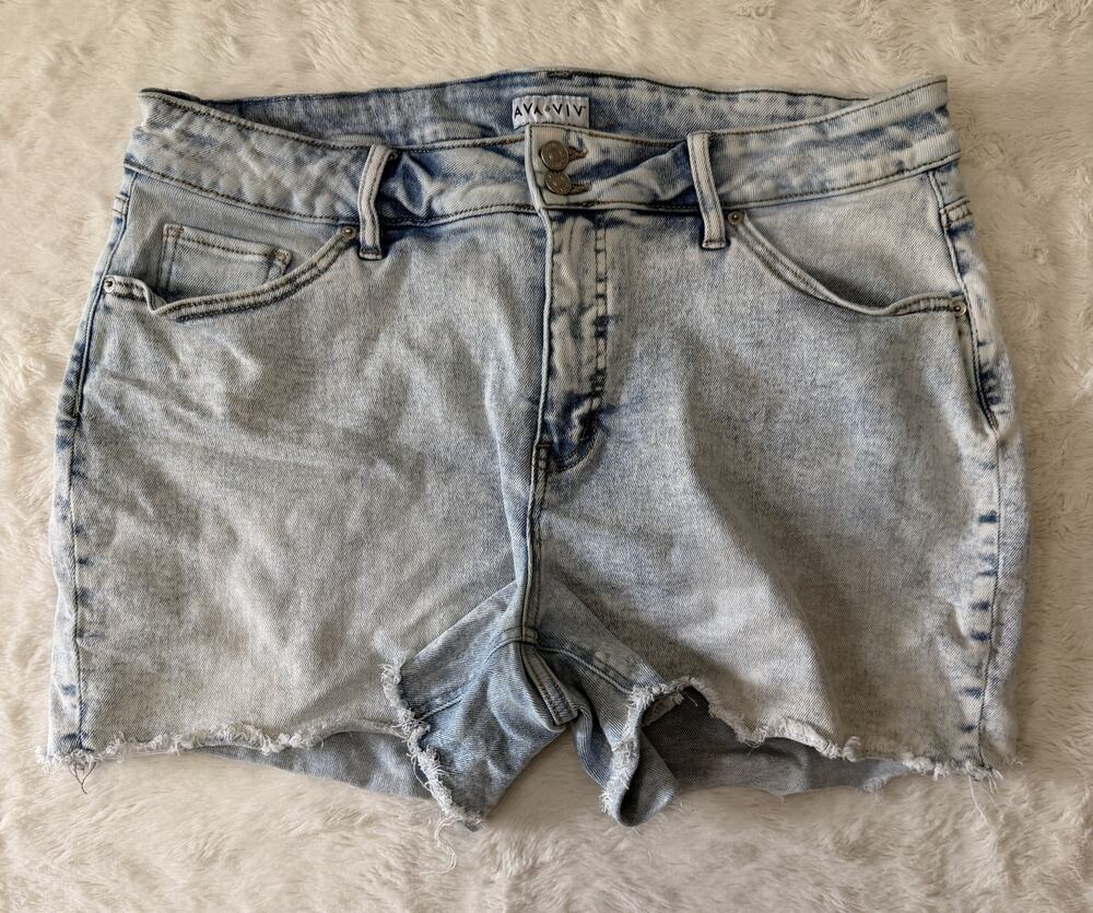 Ava & Viv Acid Wash Denim Shorts Womens 16W Light Blue Cutoff Frayed Raw Hem
